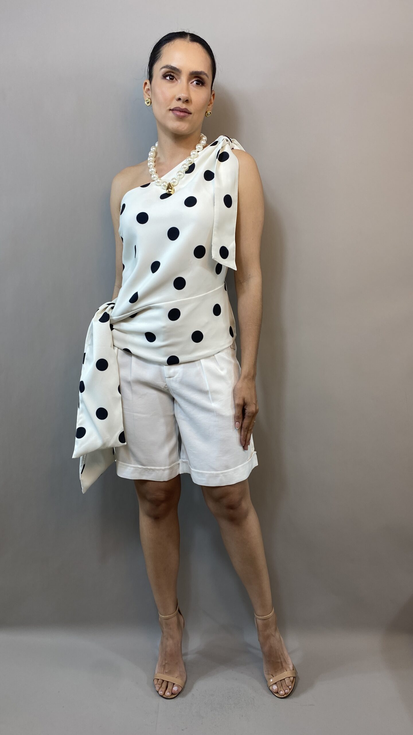 IMG_8206 BLUSA FEMININA DE UM OMBRO SÓ COM AMARRAÇÃO LATERAL - Imagem 1